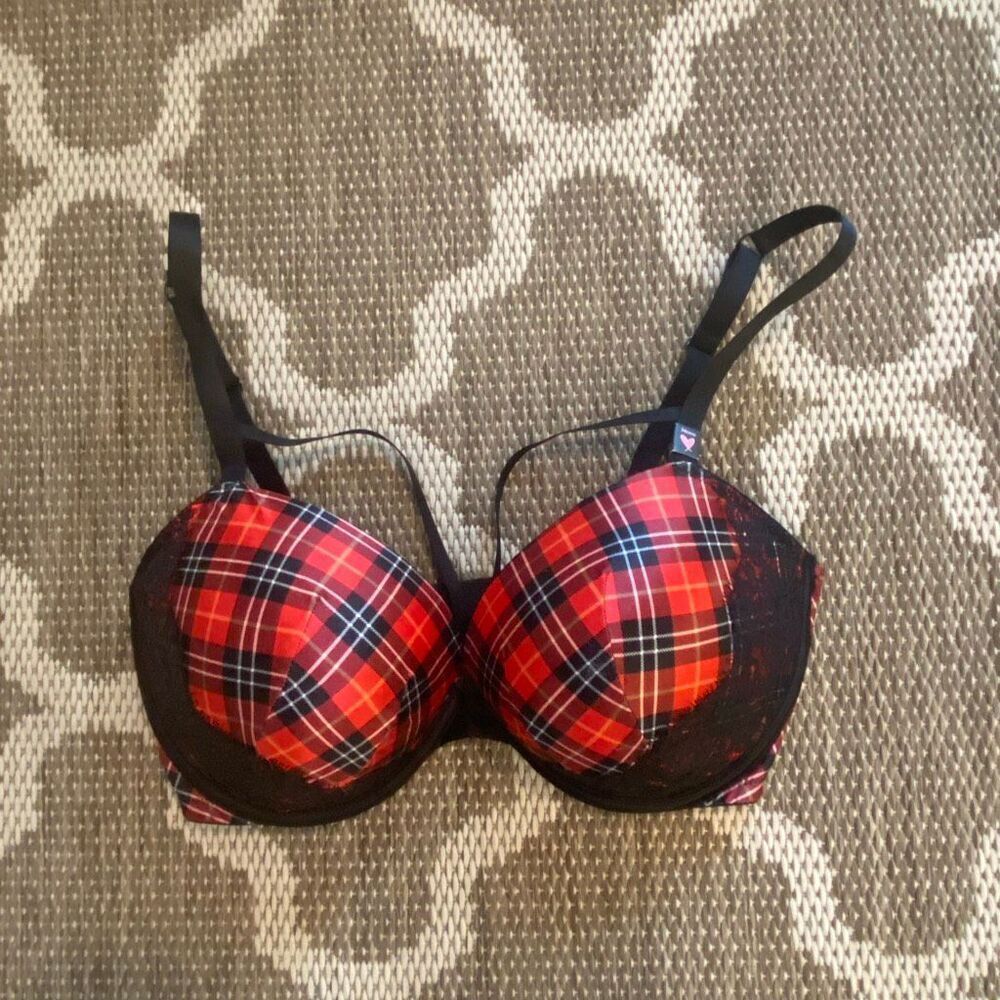 Victoria’s Secret very sexy push-up bra size 34DDD